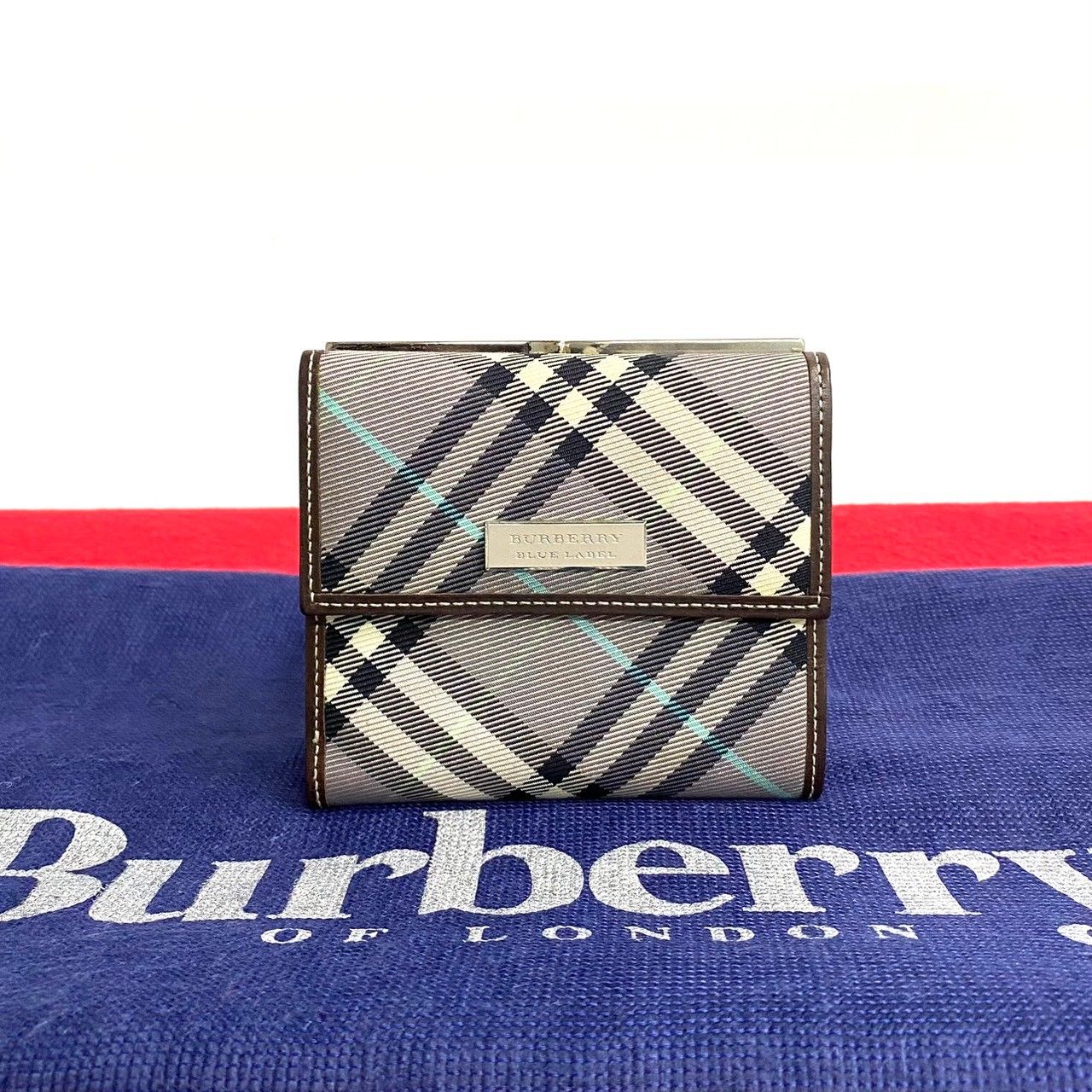 定番最新品極美品Burberry 折り財布　ミニ財布　ノバチェック　がま口　ホワイト 小物