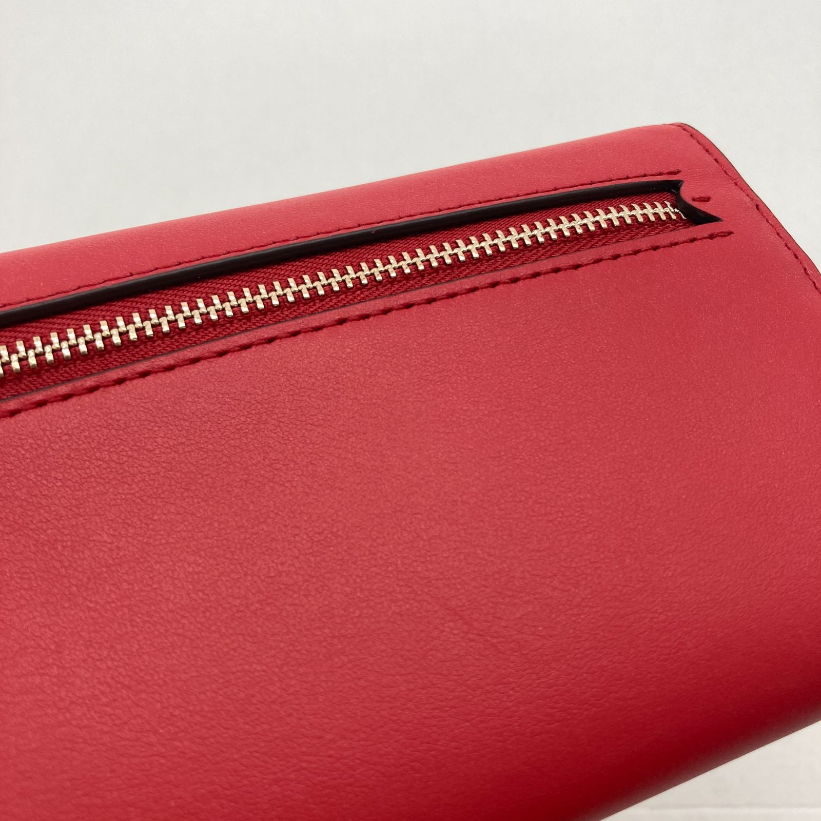 04m2241∞ KATE SPADE ケイトスペード 長財布 レザー 二コラ ツイスト 