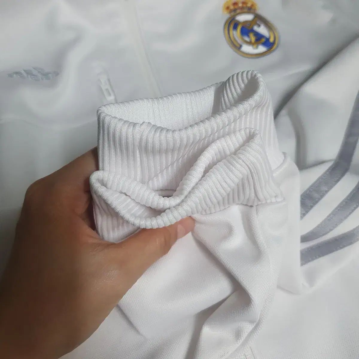 ジップアップ 100