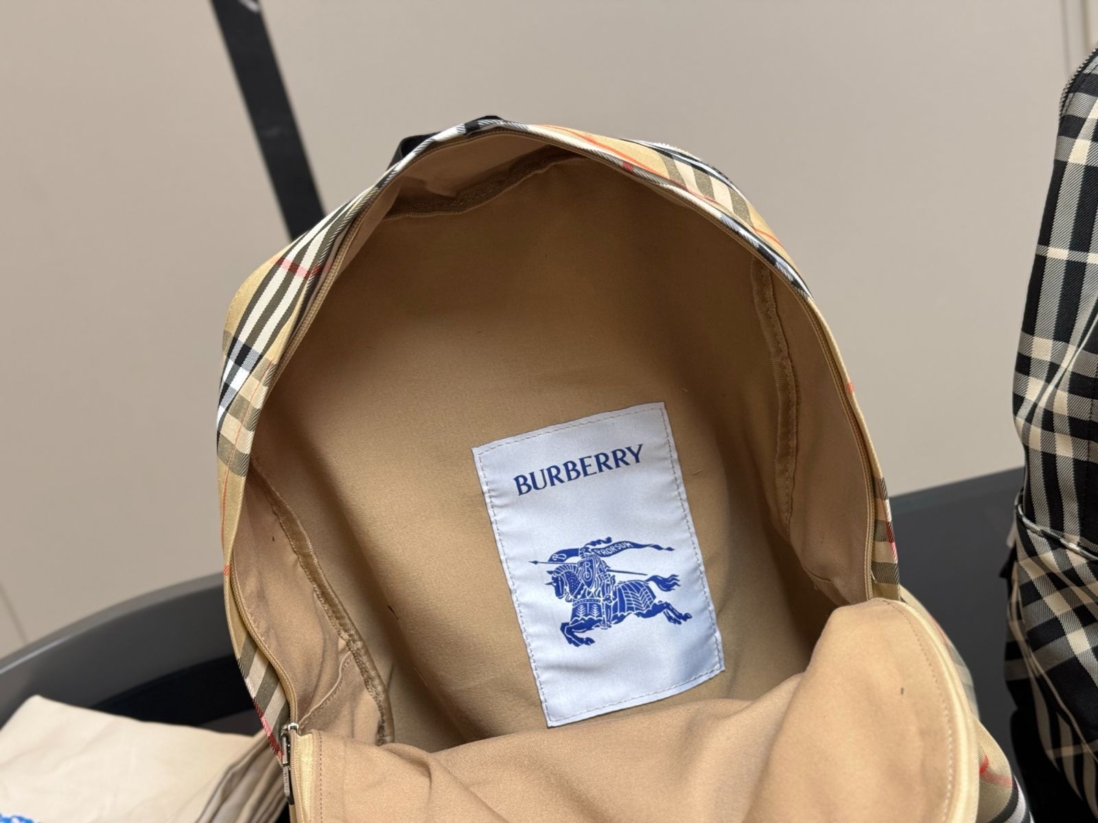 BURBERRYトレンチバック ショルダーバッグ 未使用品 定価¥242,000 今日  