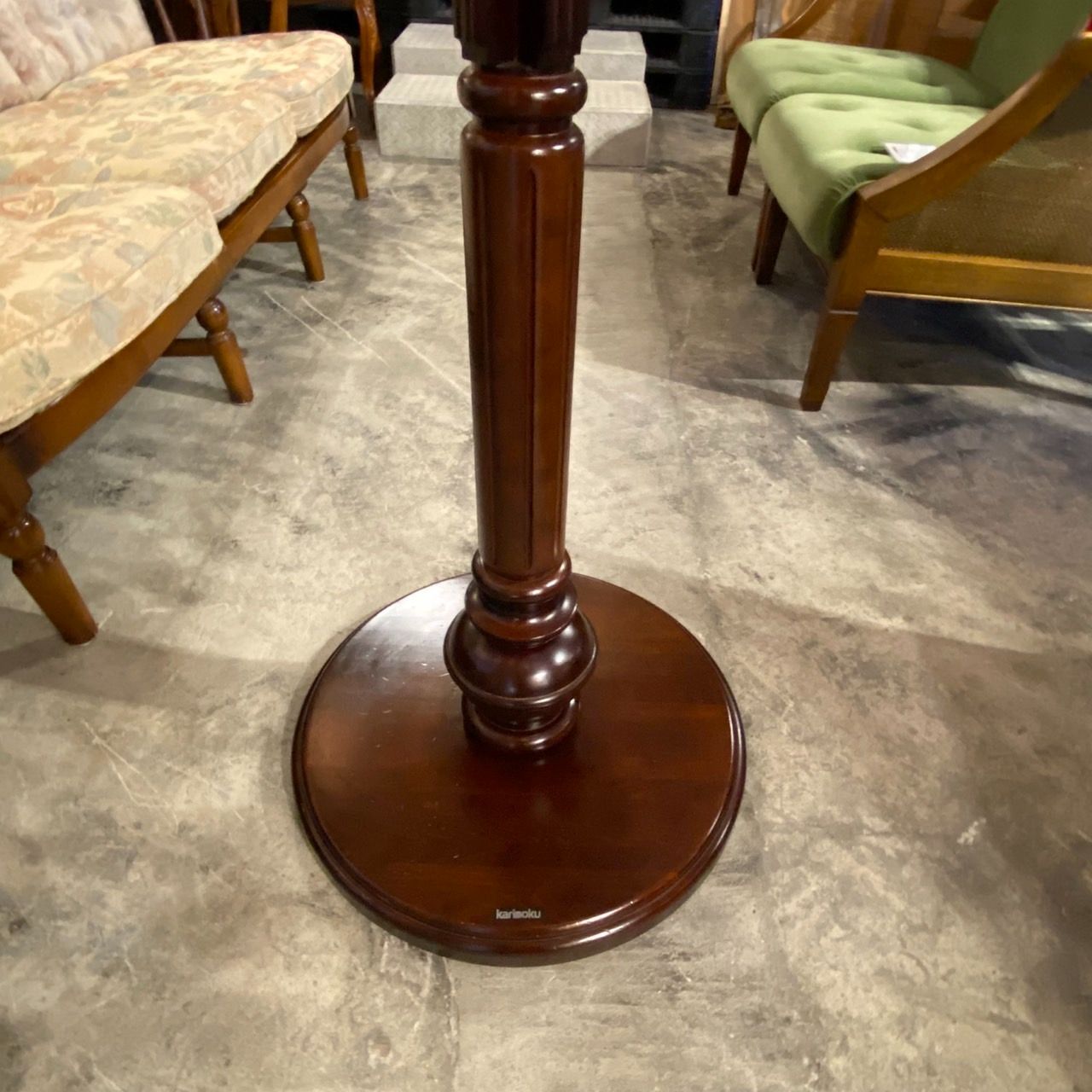 karimoku（カリモク）のポールハンガー（ブラウン）です。【トレファク