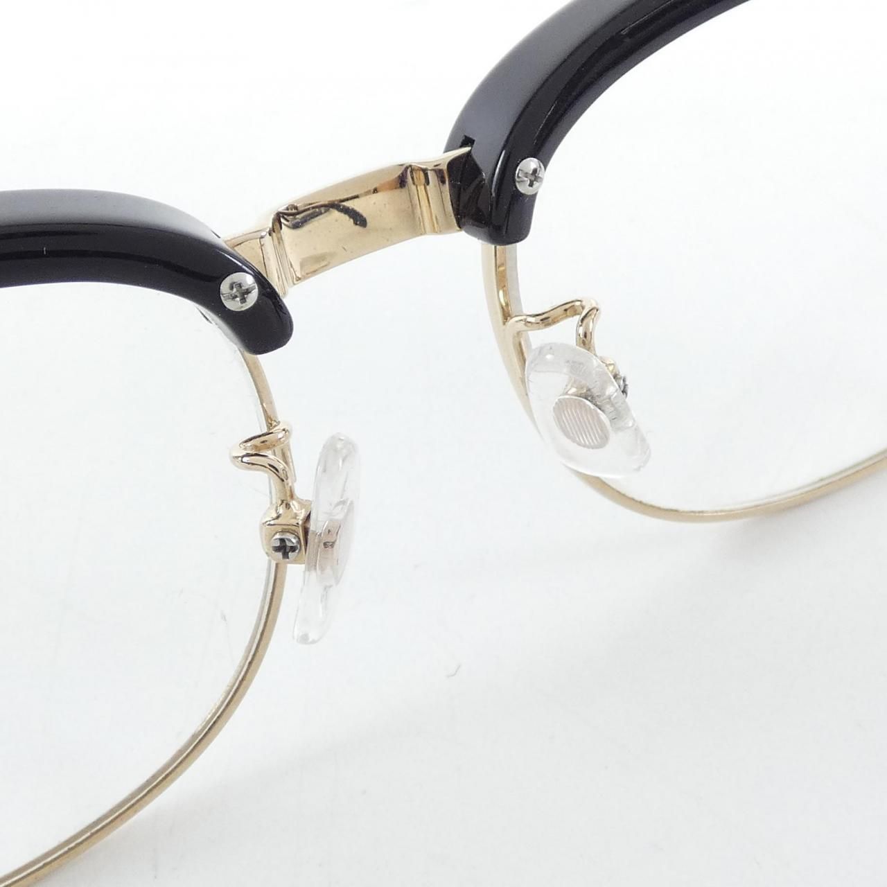EYEWEAR
