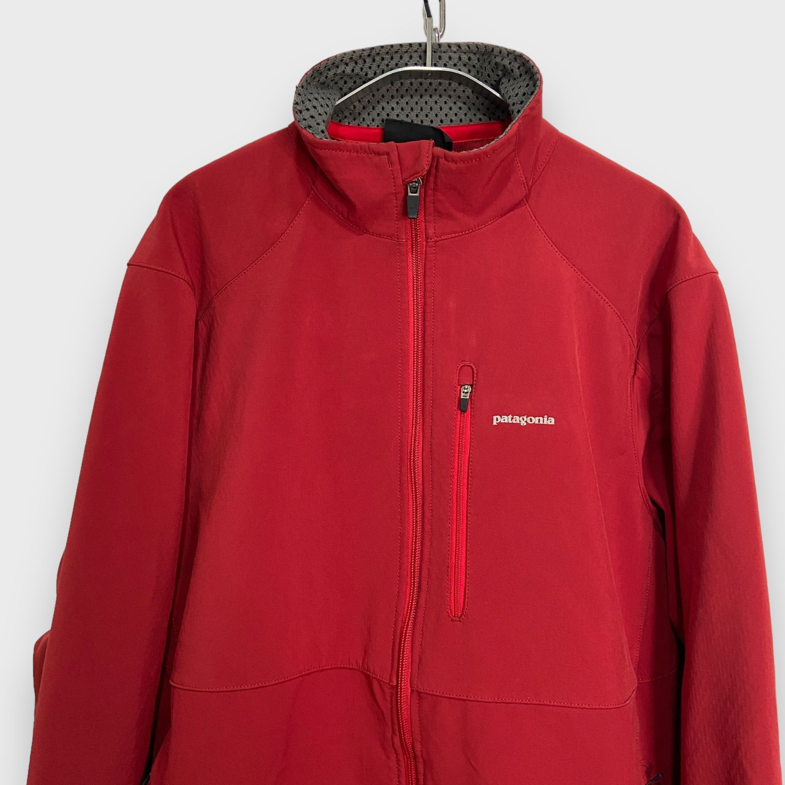 patagonia ソフトシェルフルジップジャケット 赤 【公式通販】