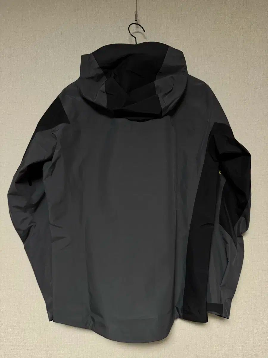 M PALACE パレス x ARC TERYX アークテリクス アルファ SV ジャケット グレー