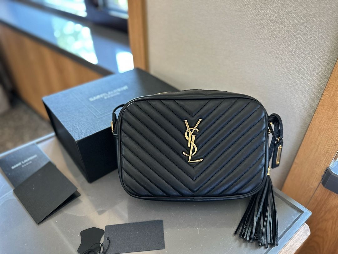 不動の人気 YSL イヴサンローラン ショルダーバッグ ルーカメラバッグ