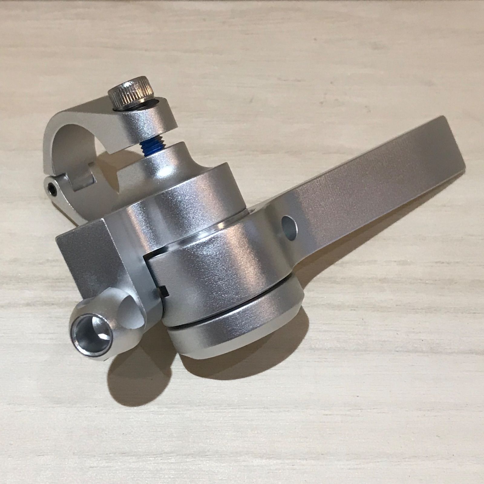 FRXBL THUMBSTER SILVER サムシフター シマノ10s対応 FRXBL THUMBSTER SILVER サムシフター シマノ10s対応 - メルカリ