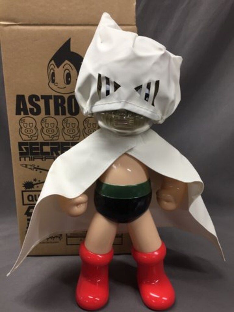 SECRET BASE Middle Scale Caped Astro Boy RESmileiv ver.