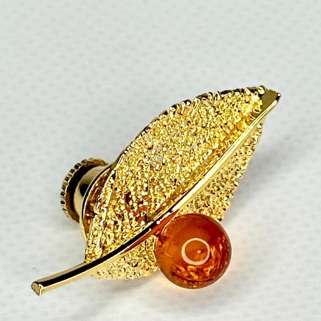 琥珀 ブローチ 金色の葉デザインブローチ 葉っぱ リーフモチーフ ゴールド