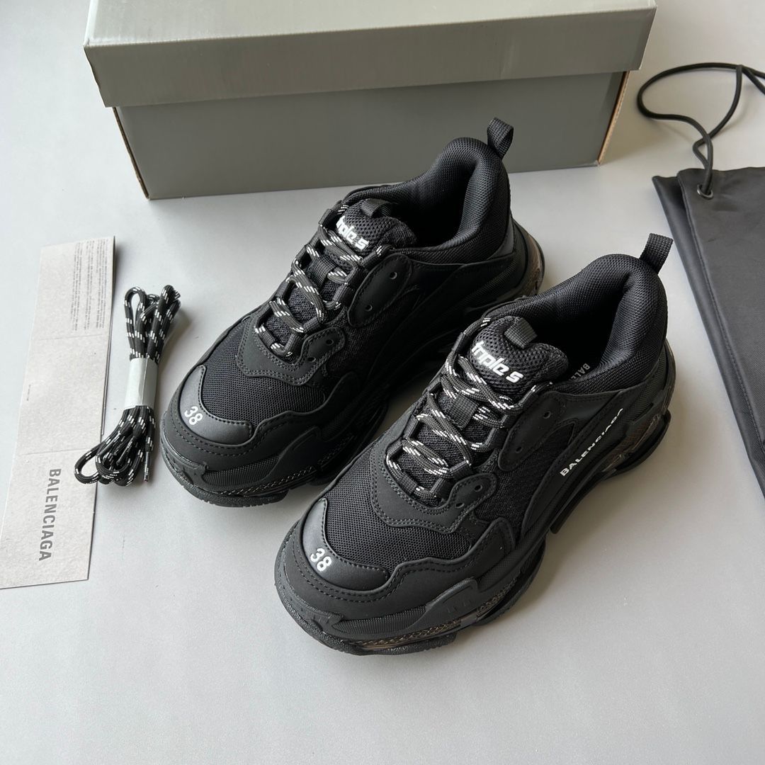 バレンシアガ   Balenciaga Triple S スニーカー　ダブルフォーム＆メッシュ 　ブラック