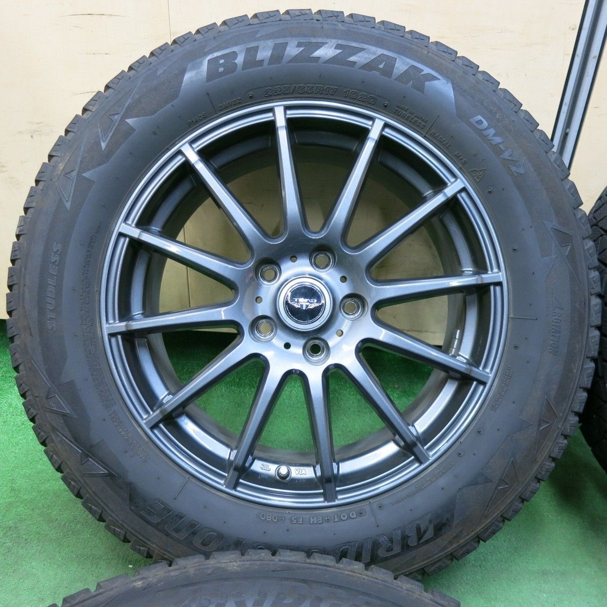 ブリヂストン☆ブリザック☆17年製☆DM-V2☆225/60R18☆CX-8などに☆個人出品☆ : ブリヂストン(BRIDGESTONE) スタッドレスタイヤ BLIZZAK