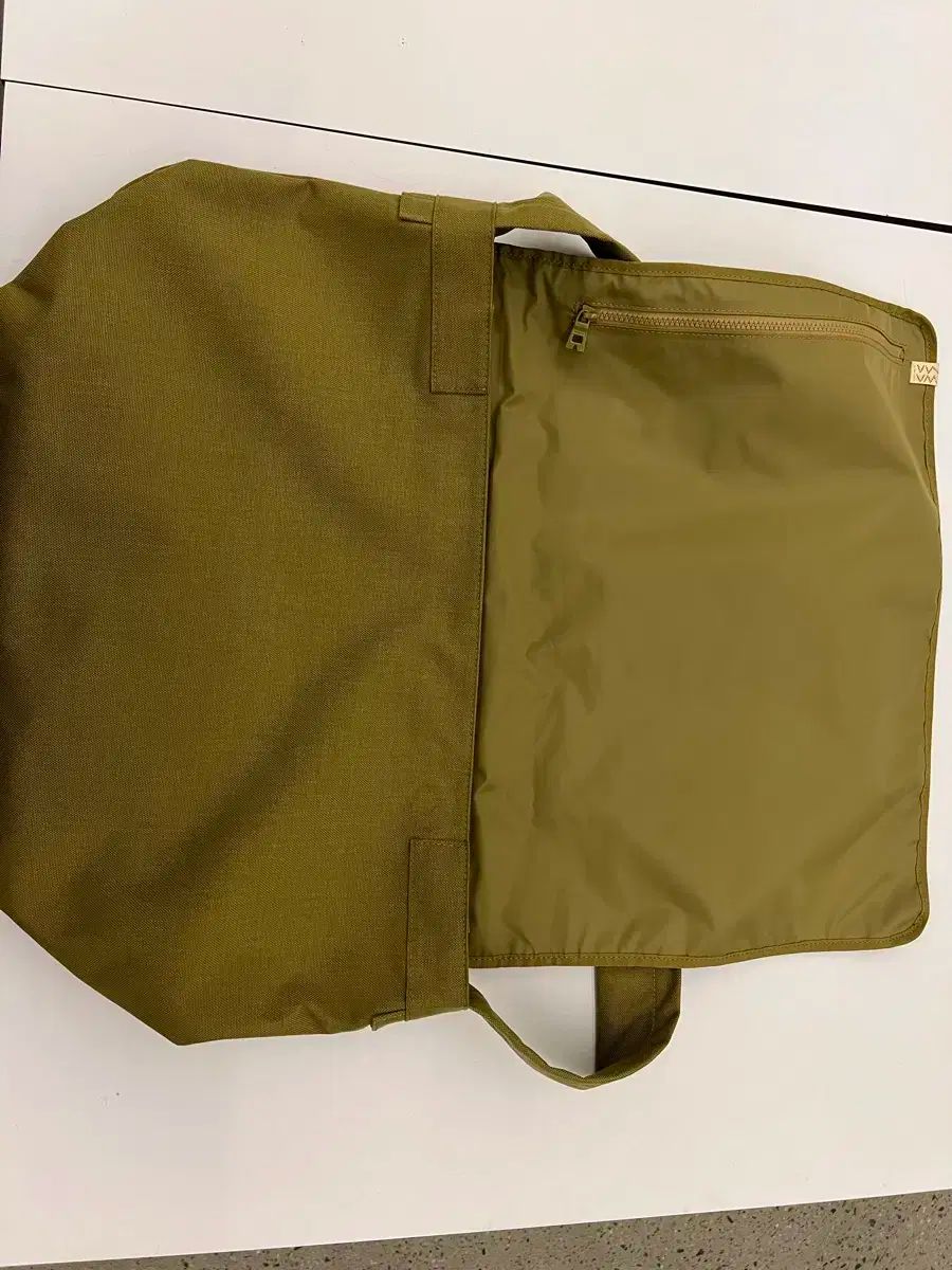 サッチェルバッグ 38L