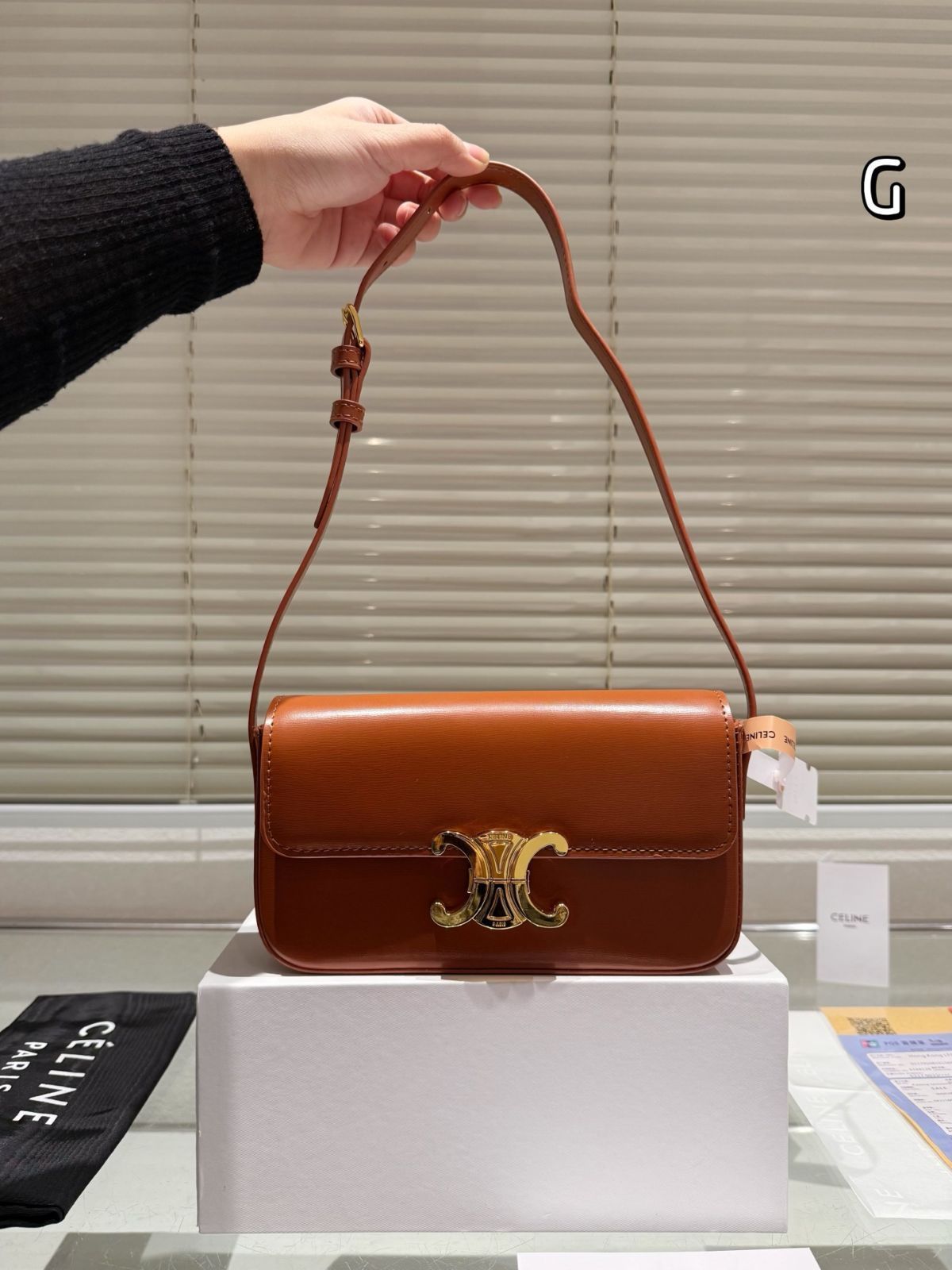【直営】CELINE ショルダーバッグ CLAUDE トリオンフストラス トリオンフ クロード ストラスクロージャ― ショルダーバッグ