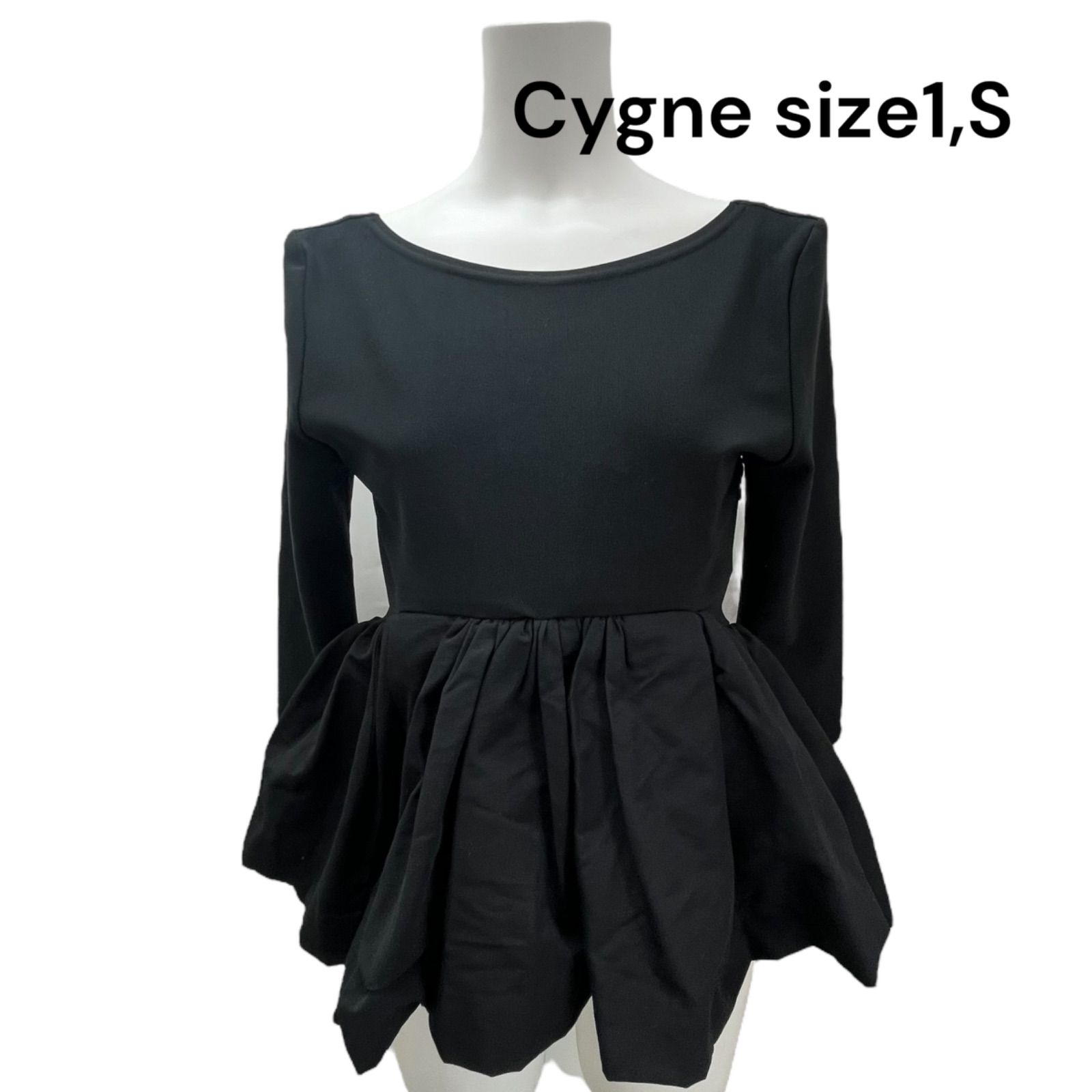 美品 シーニュ Cygne バックコンシャス ペプラム トップス カットソー 