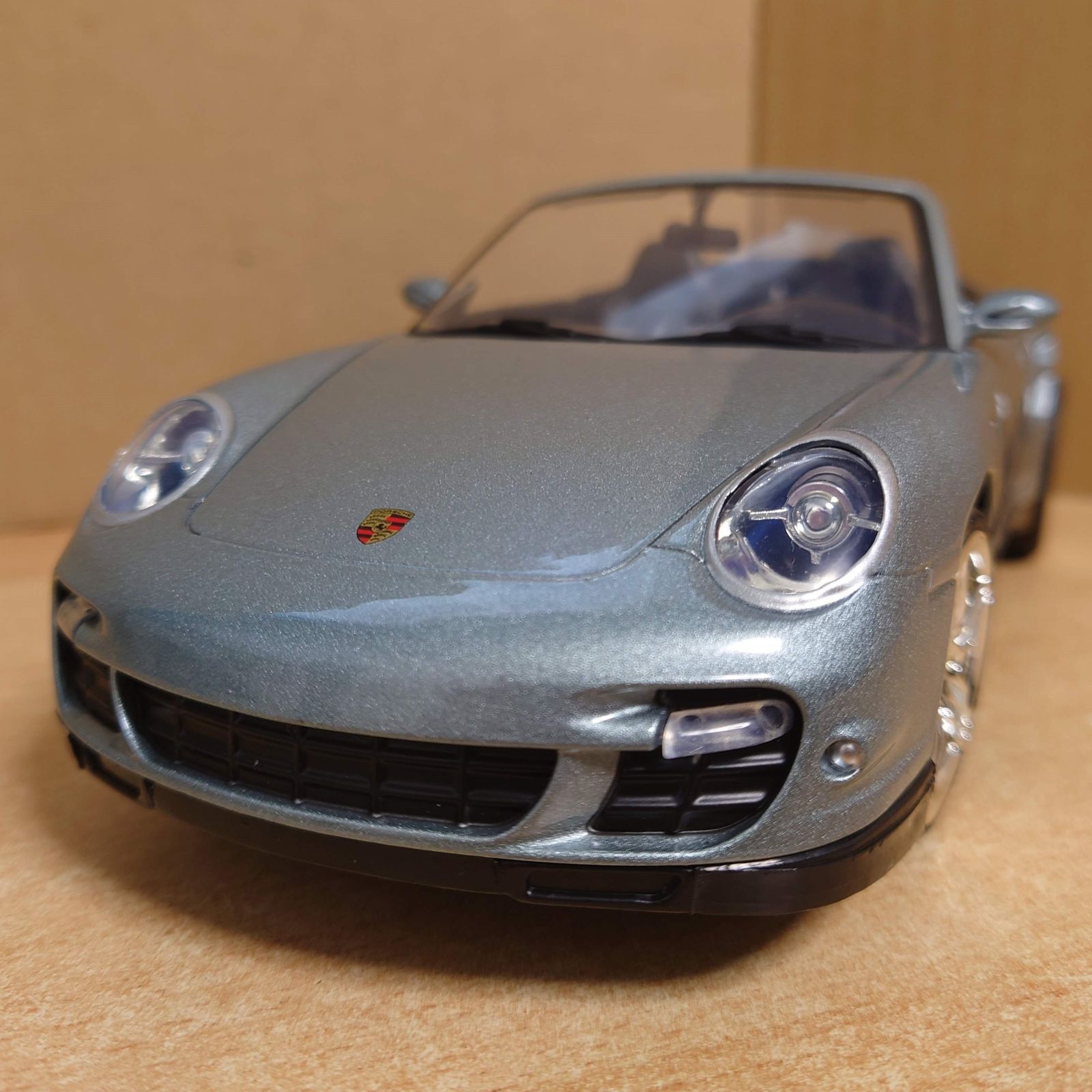 1/18 ポルシェ911ターボ カブリオレ シルバーメタリック PORSCHE 1/18 ポルシェ911ターボ カブリオレ シルバーメタリック PORSCHE