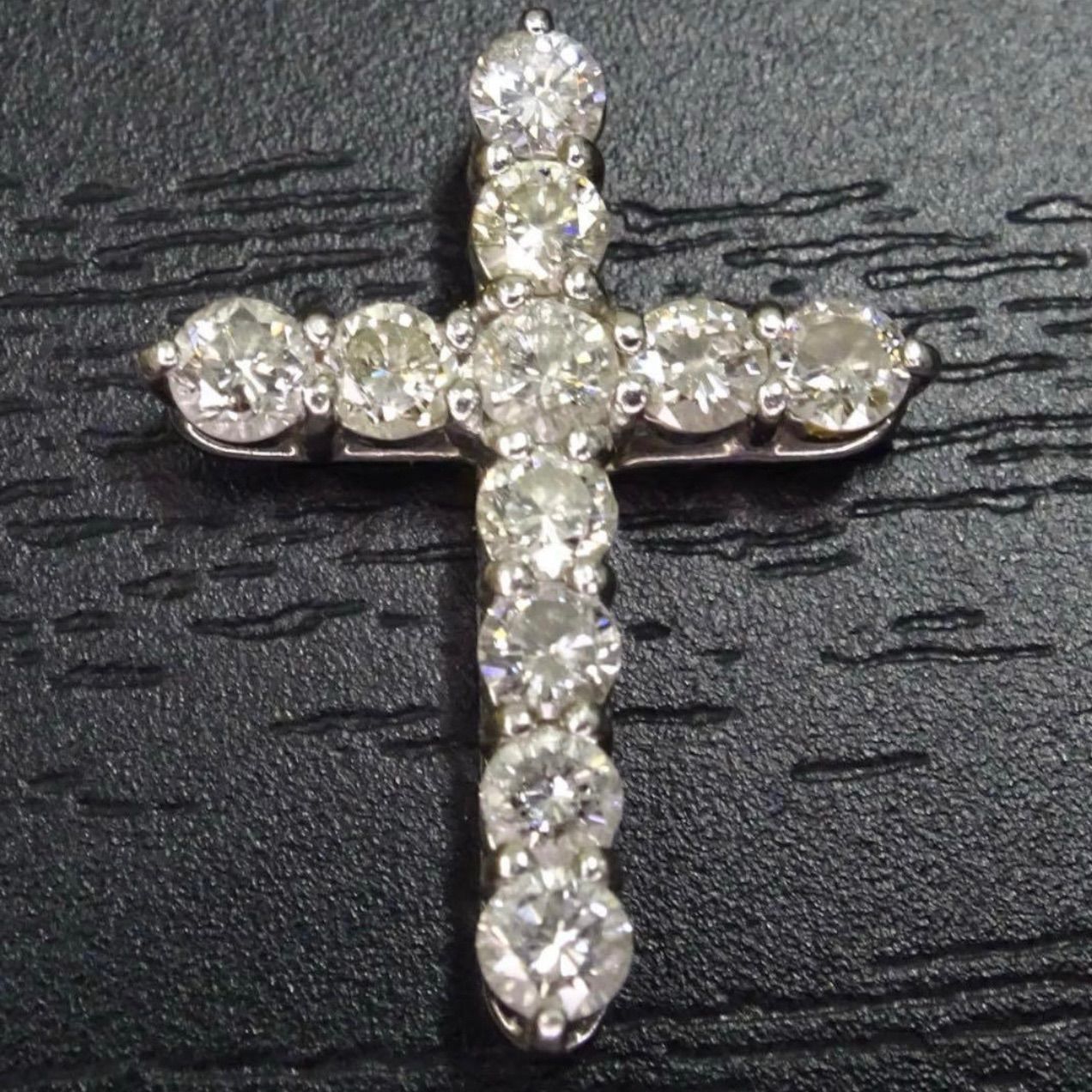 PT900天然ダイヤモンド0.50ctクロスデザインペンダントトップ 美品 新品 Pt900 クロス ダイヤ 0.50ct ペンダントトップ 【公式通販】