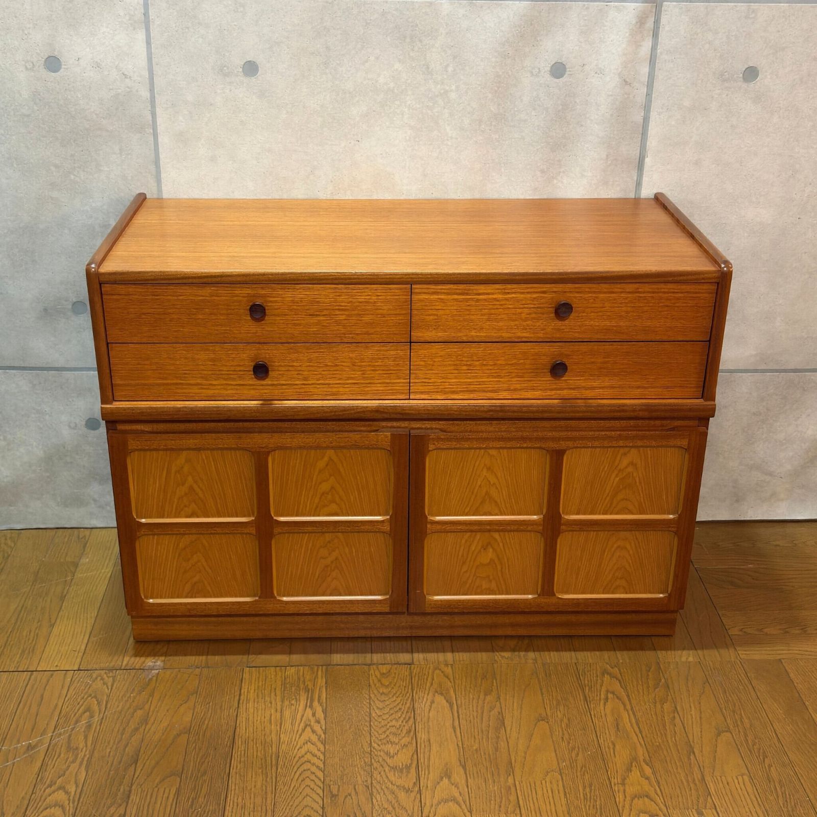 VINTAGE Nathan ネイサン サイドボード Squares | チーク材 Parker Knoll パーカーノール 1980s ミッドセンチュリー UKヴィンテージ WWW_OLIVIERBERNSTEIN_COM