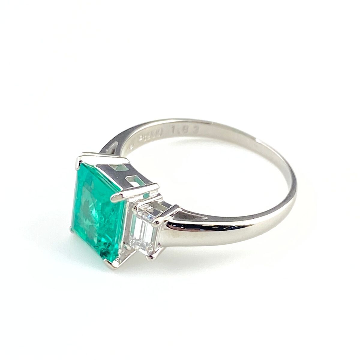 Pt900 エメラルド