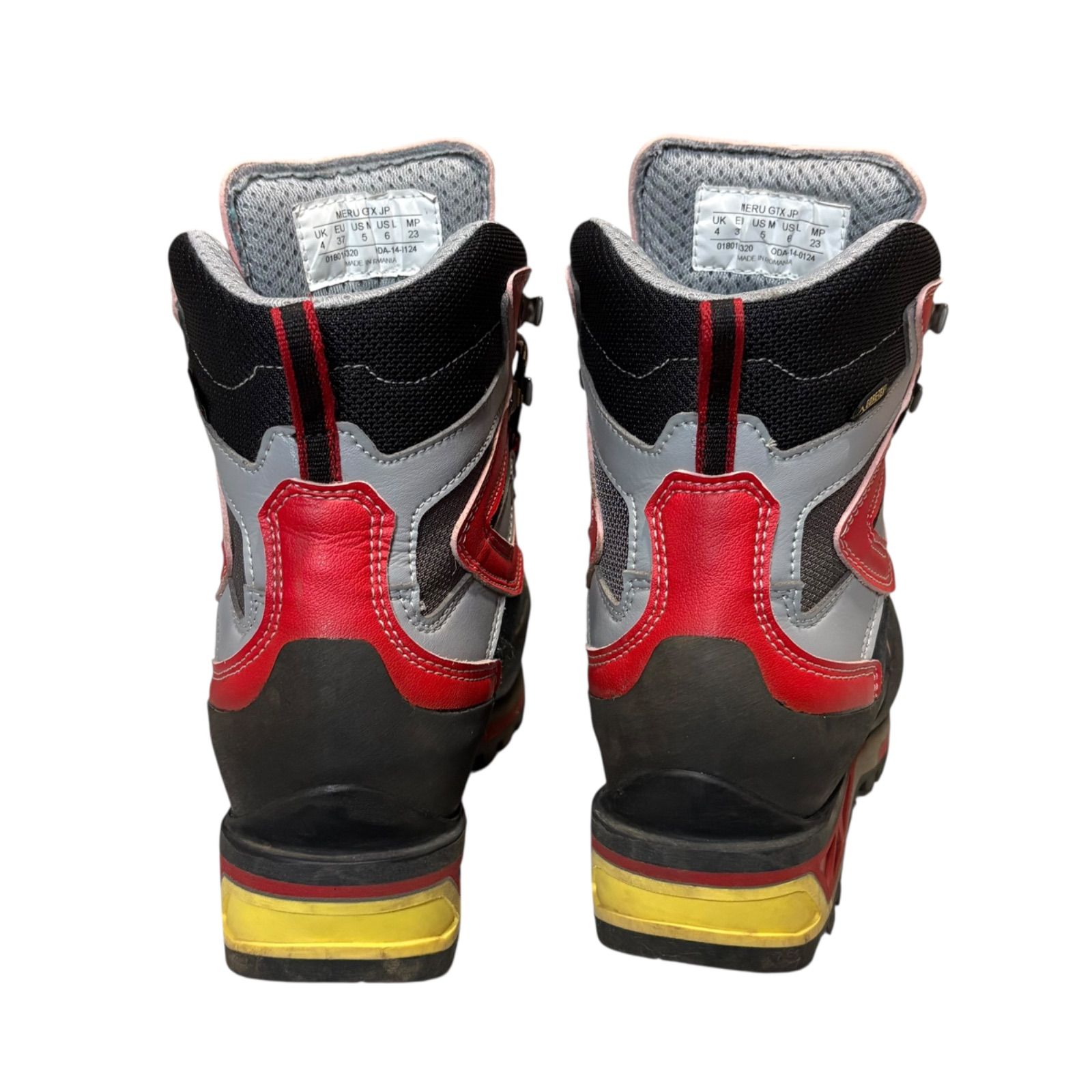 トレッキングブーツ ゴアテックス