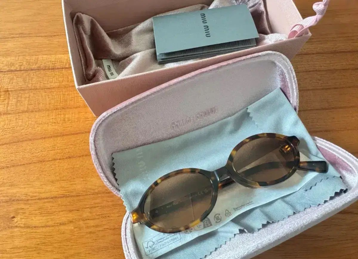 https://assets.mercari-shops-static.com/-/large/plain/hrkHBnK3h5bpbKfqZskNbX.webp@jpg?fdbmu03wpLGg