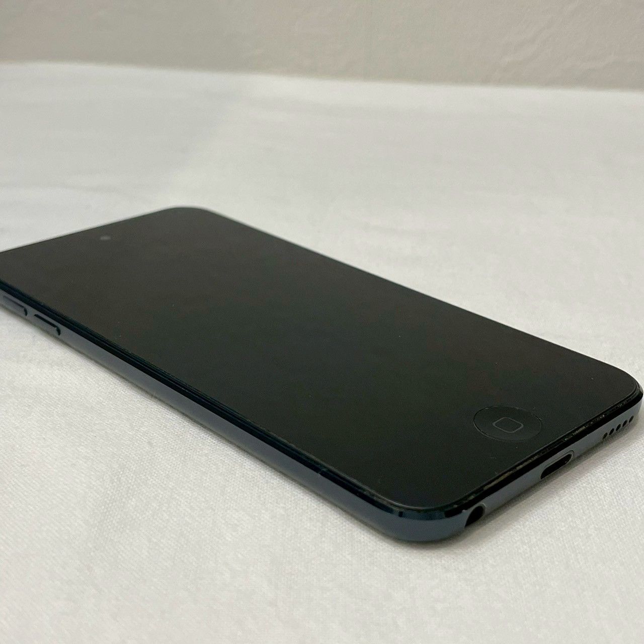 ジャンク品】iPod/touch/第5世代/64GB/ブラック/MD724J/A/本体