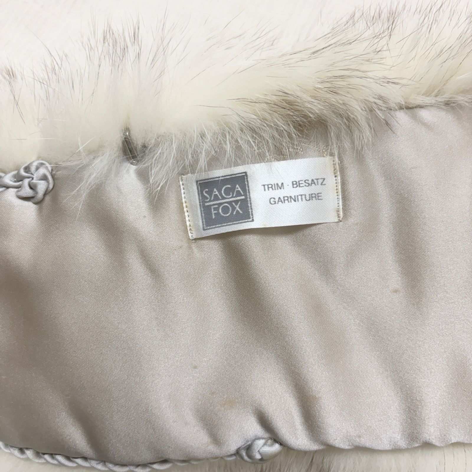 SAGA FOX TRIM-BESATZ GARNITURE ファーショール 成人式 白系 