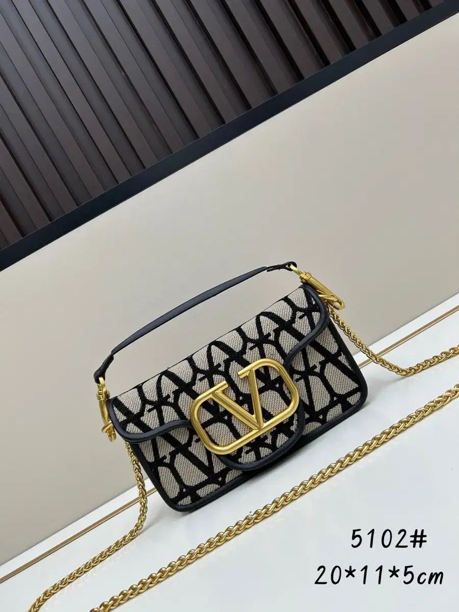Valentino ヴァレンティノ ガラバニ レディースバッグ クロスバッグ トートバッグ 5102