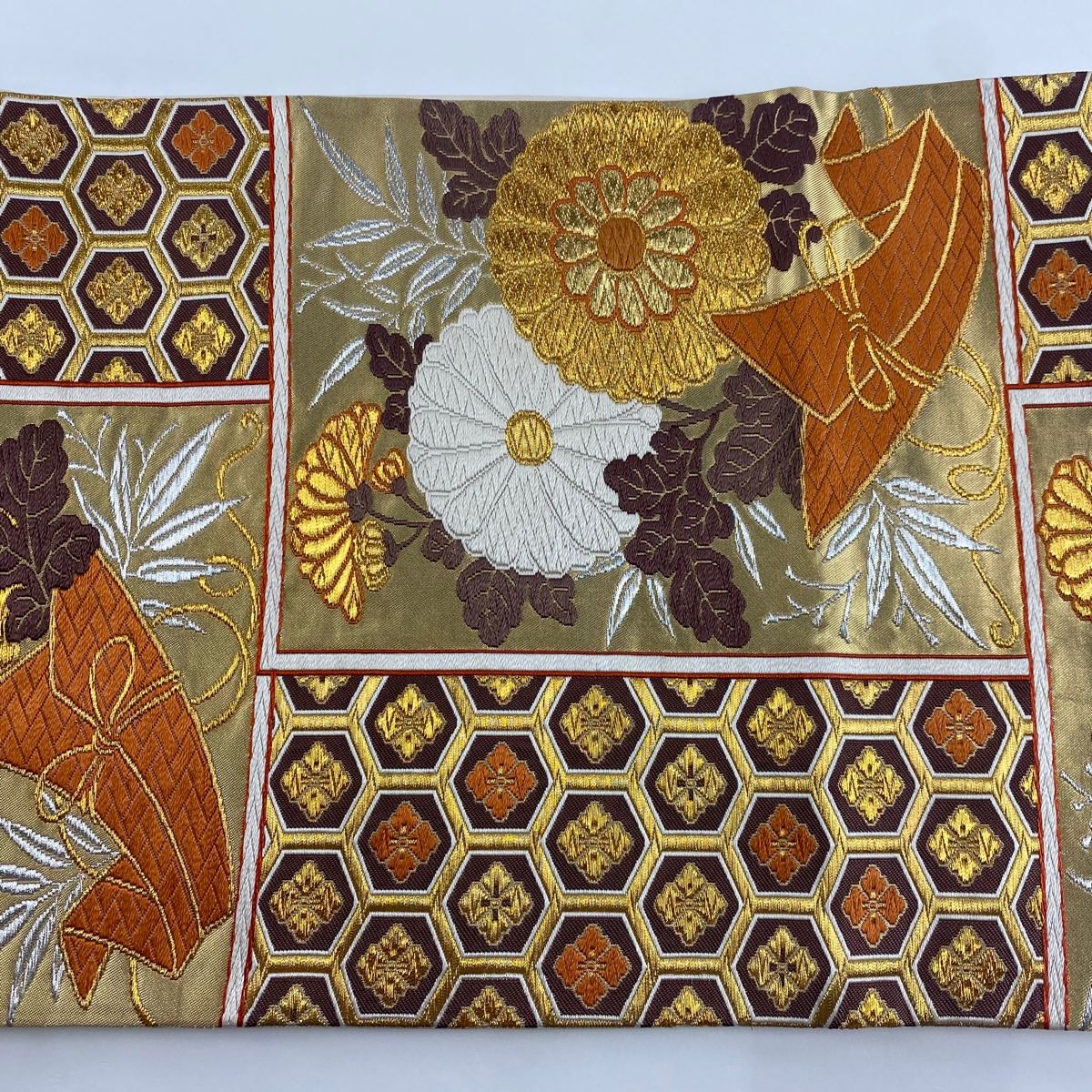 袋帯 美品 逸品 落款 河合美術織物 亀甲 菊 金銀糸 唐織 金色 六通