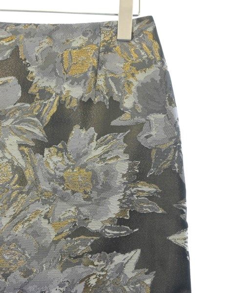 ひざ丈スカート