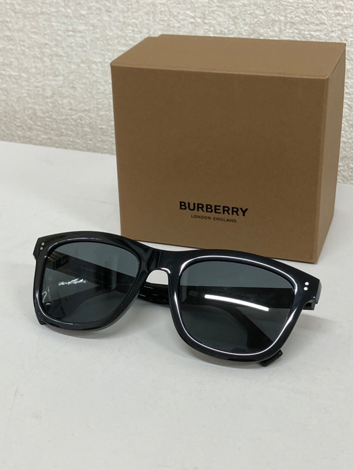 美品】BURBERRY サングラス 0BE4341 - メルカリ