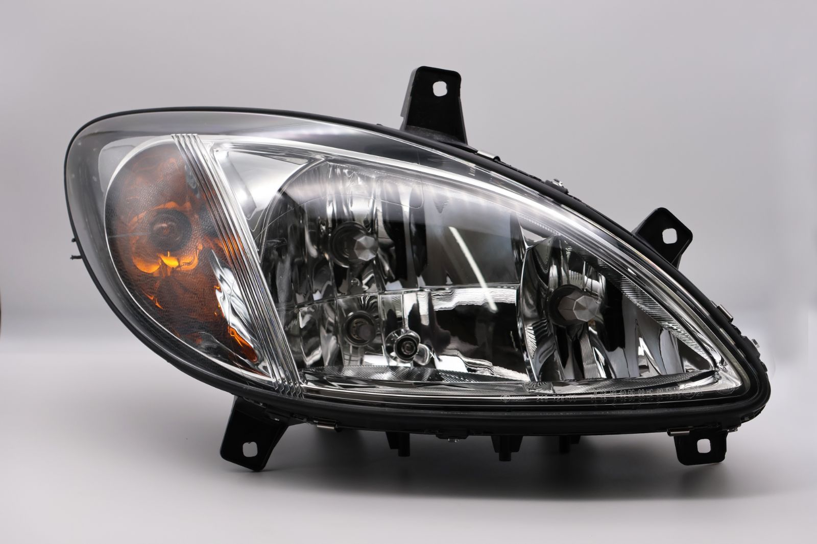 Mercedes Benz W639 Vクラス用ハロゲンヘッドライト