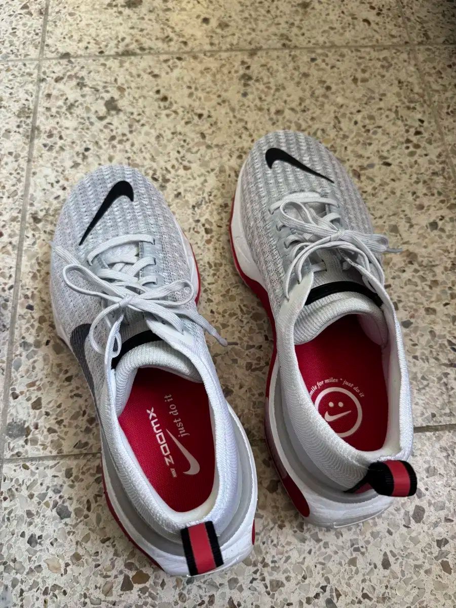NIKE ナイキ インヴィンシブル 3 270
