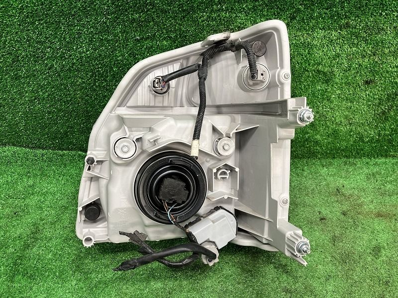 キャリィ DA16T 右ヘッドランプ ヘッドライト 特装ベース車キャブシャシーアオリなしエアコン付 コイト 100-59296 35120-82M01 26U