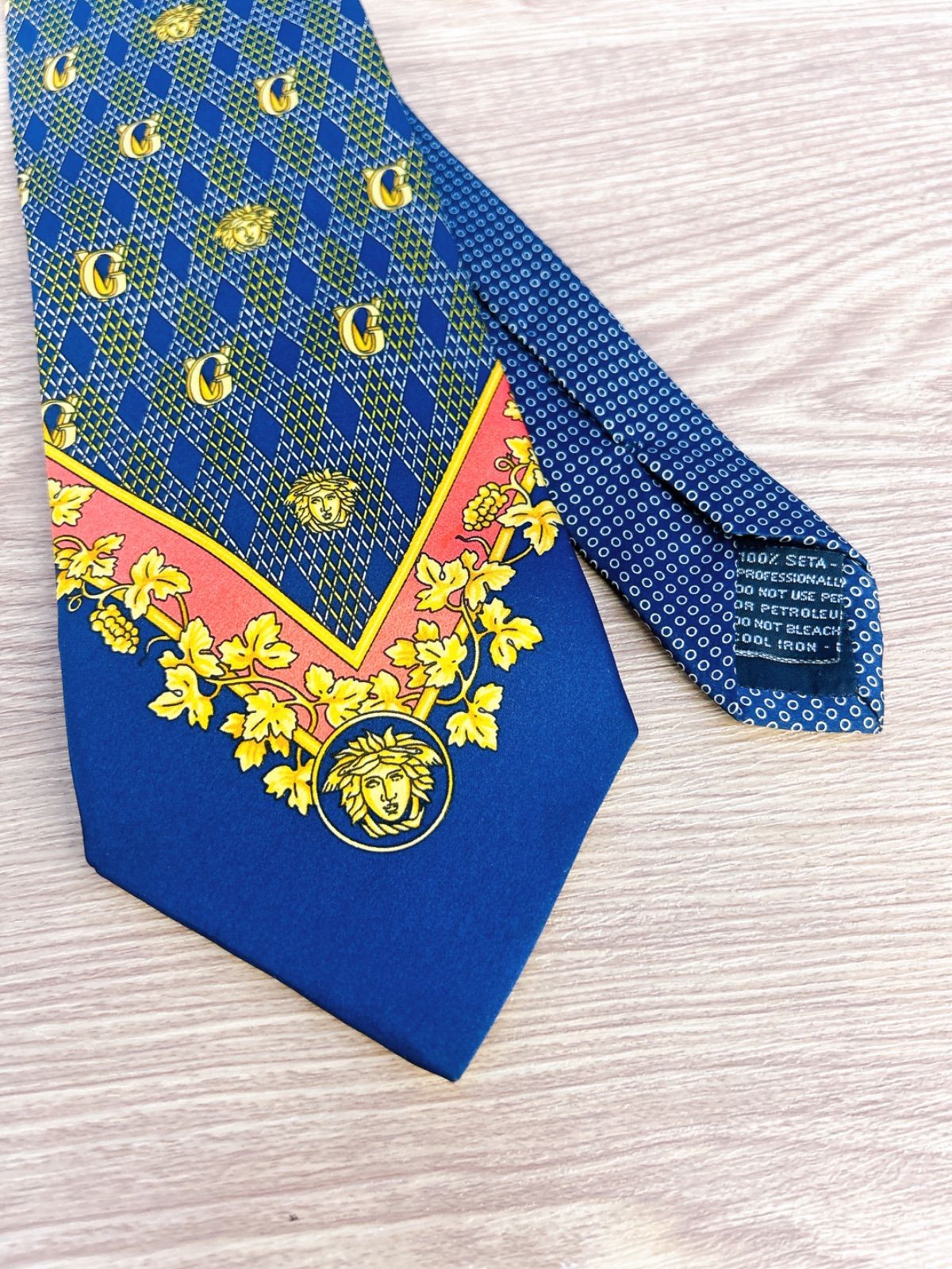 GIANNI VERSACE ネクタイ MADE IN ltaly【ファッション】【1