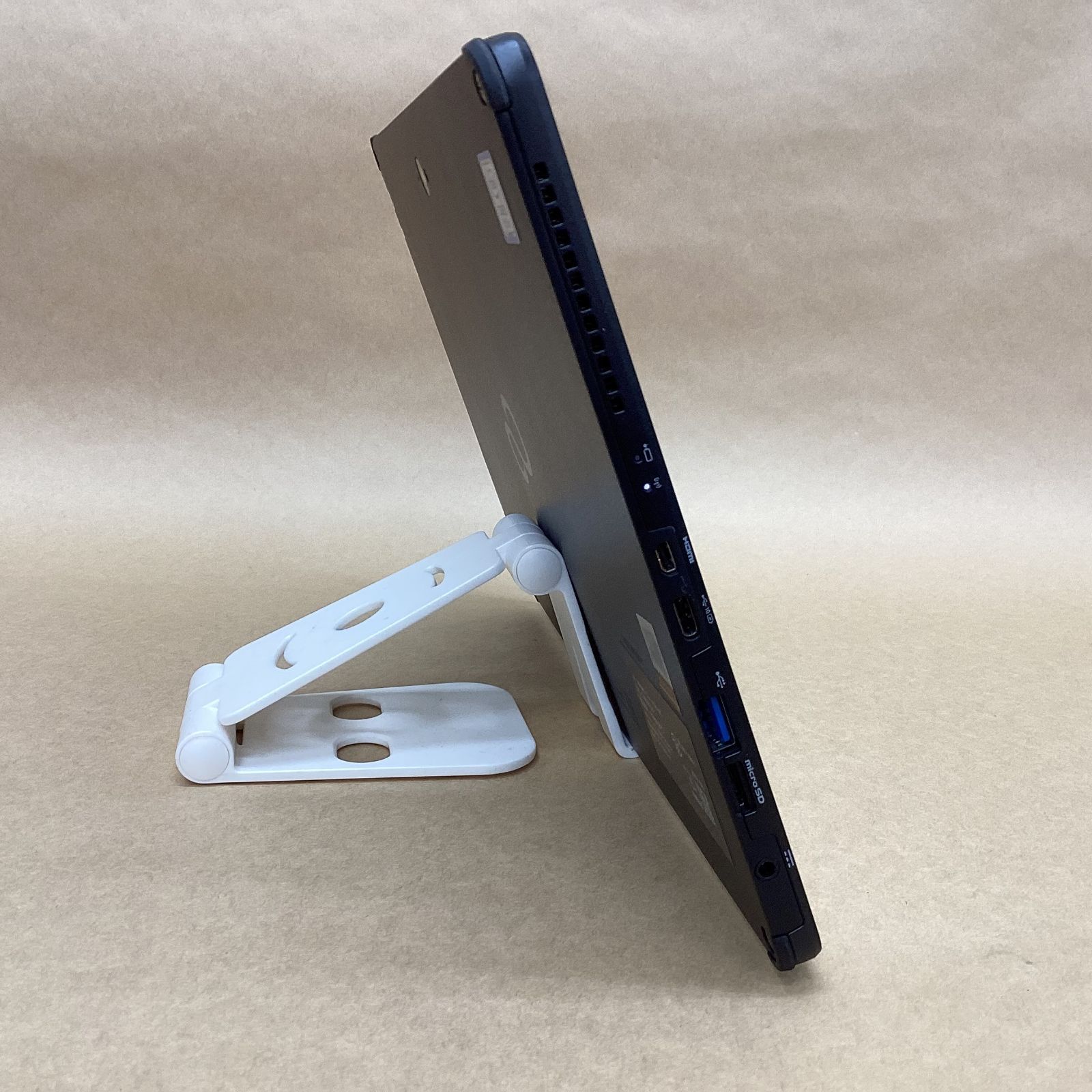 富士通　arrows tab Q739/AE Windows11  arrows 「タッチペン、クレードル付き」中古タッチパネル