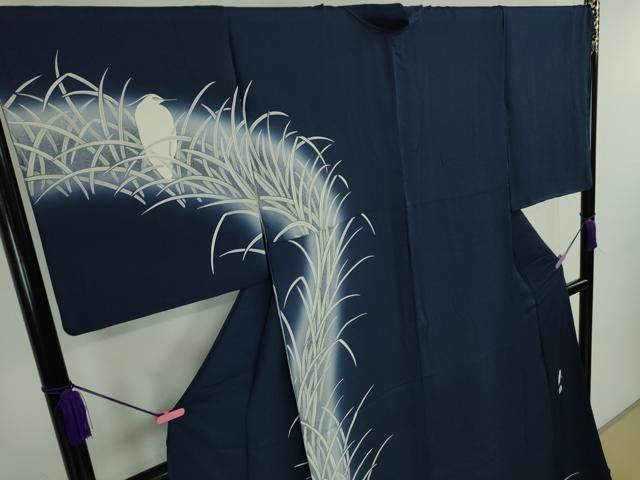 平和屋本店□極上 東京友禅 菅有鬼一 訪問着 手描き 白鷺 紺青色地 暈  