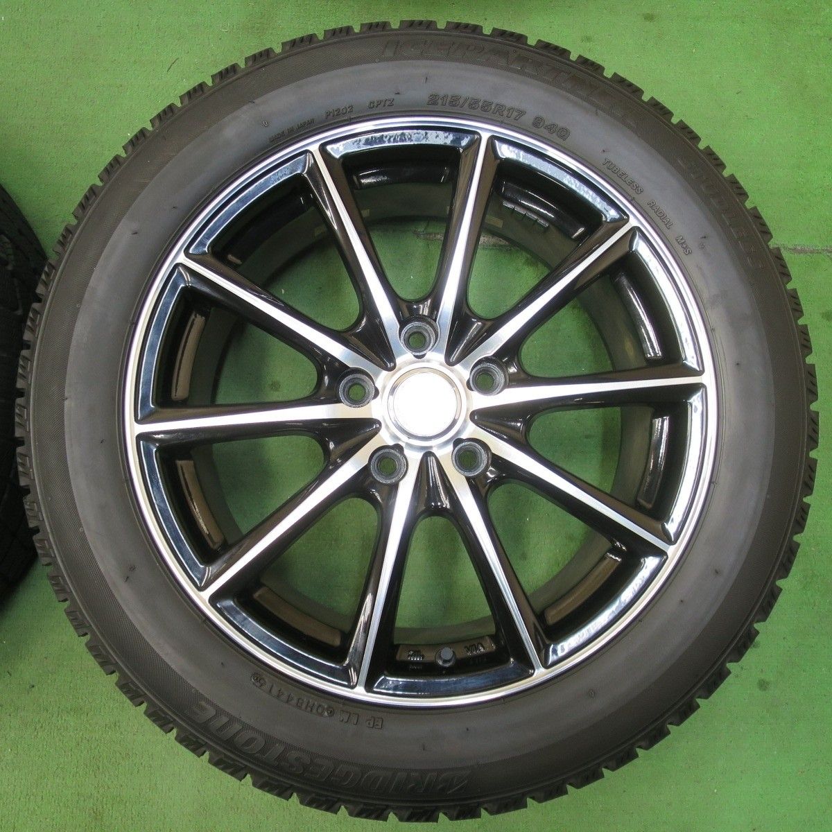 バリ溝　JAGUAR ジャガーXF 純正　225/55R17 スタッドレス バリ溝 JAGUAR ジャガーXF 純正 225/55R17 スタッドレス