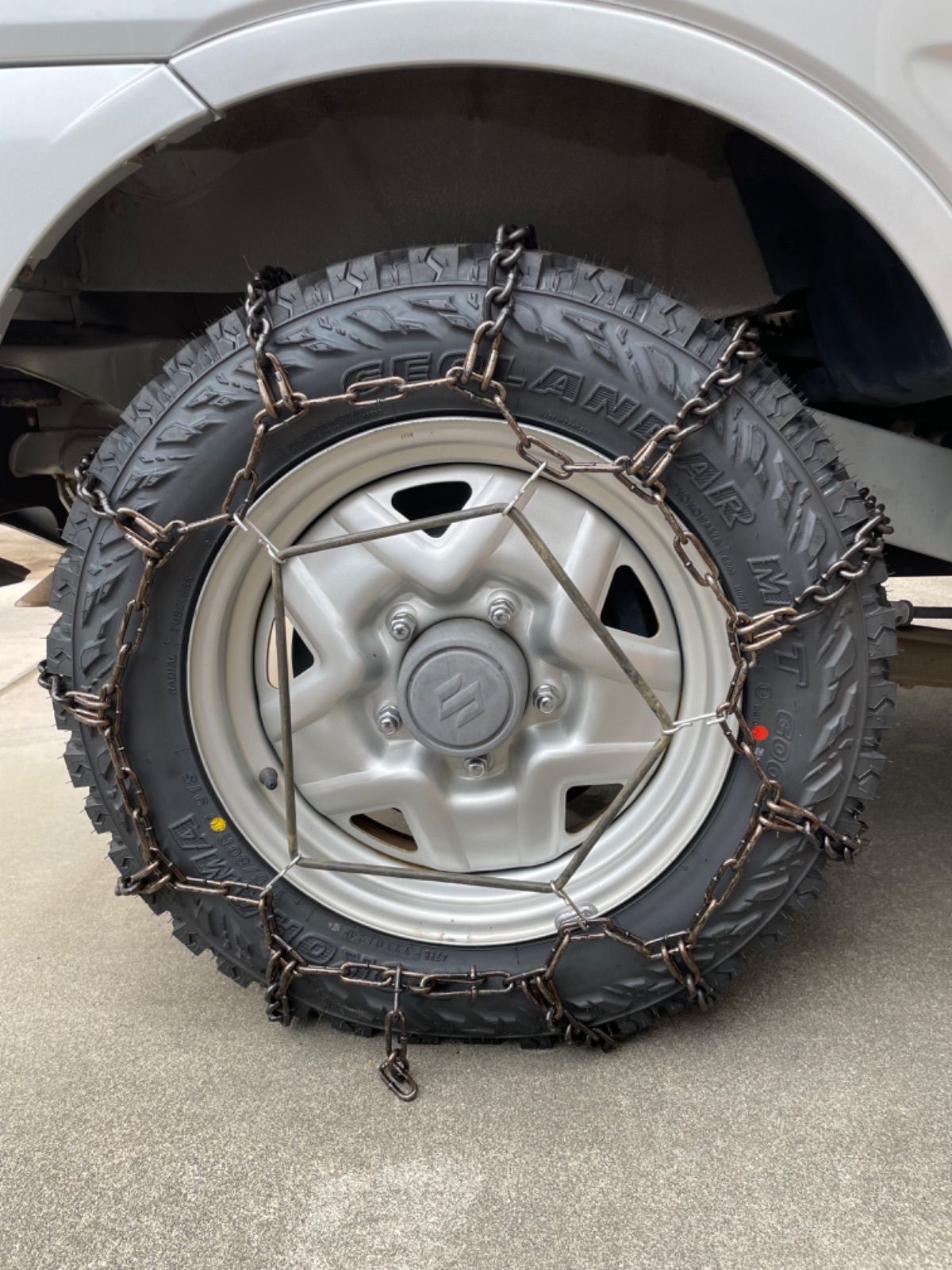 ジムニー225 80R15 タイヤチェーン バンド付き
