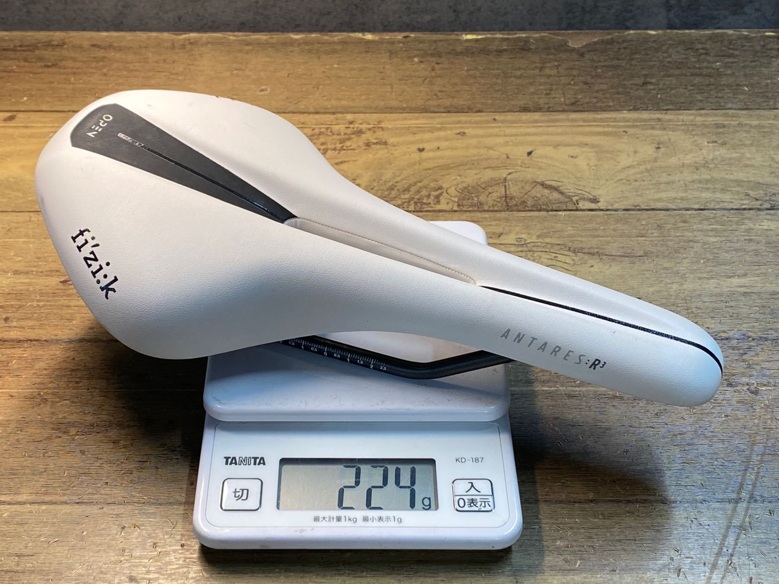 JG653 フィジーク fizik アンタレス ANTARES R3 OPEN サドル
