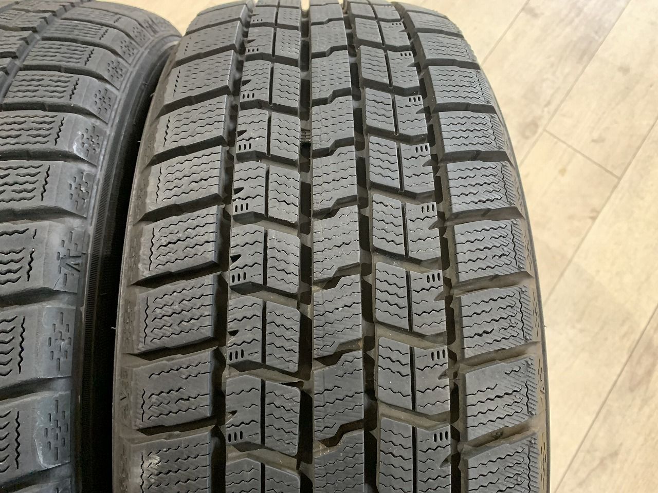 【2406019】スタッドレス GOODYEAR ICE NAVI 7 195/50R16 2020年 6mm 7.5mm アクア ヴィッツ ヤリス キューブ フィット マーチ ノート スイフト ロードスター 等