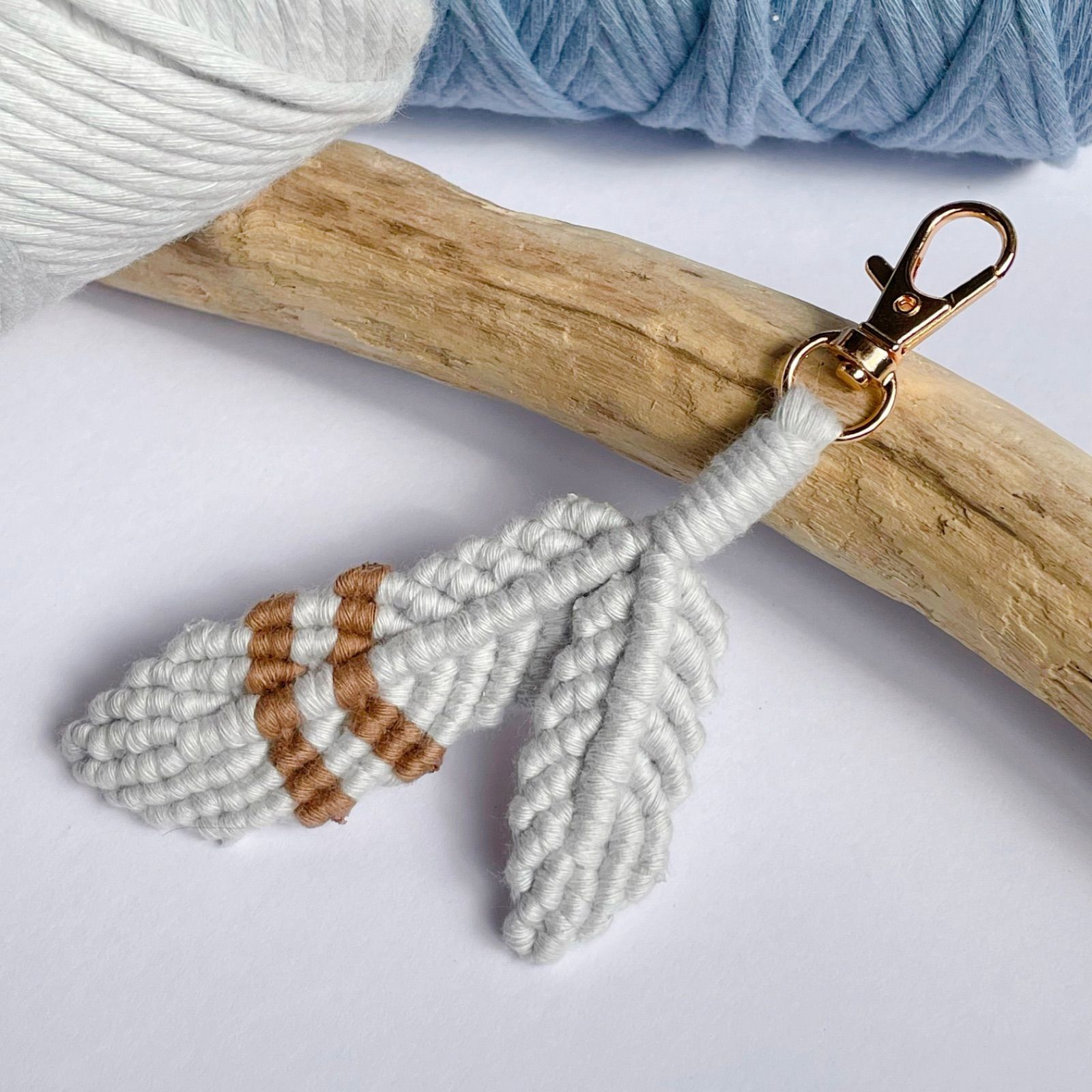 マクラメキーホルダー　男前　ハンドメイド　新品未使用 マクラメキーホルダー男前ハンドメイド新品未使用