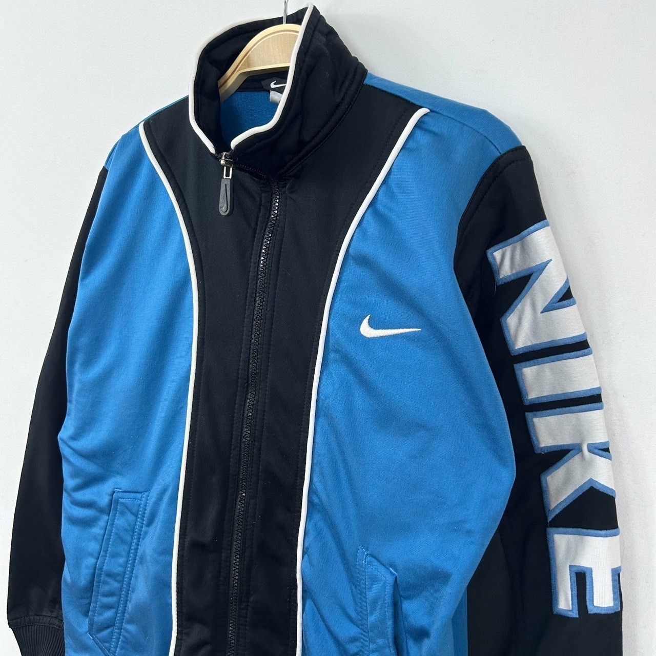NIKEナイキトラックジャケットジャージジップブルゾン青ブルー刺繍ビックロゴ希少 NIKEナイキトラックジャケットジャージジップブルゾン青ブルー