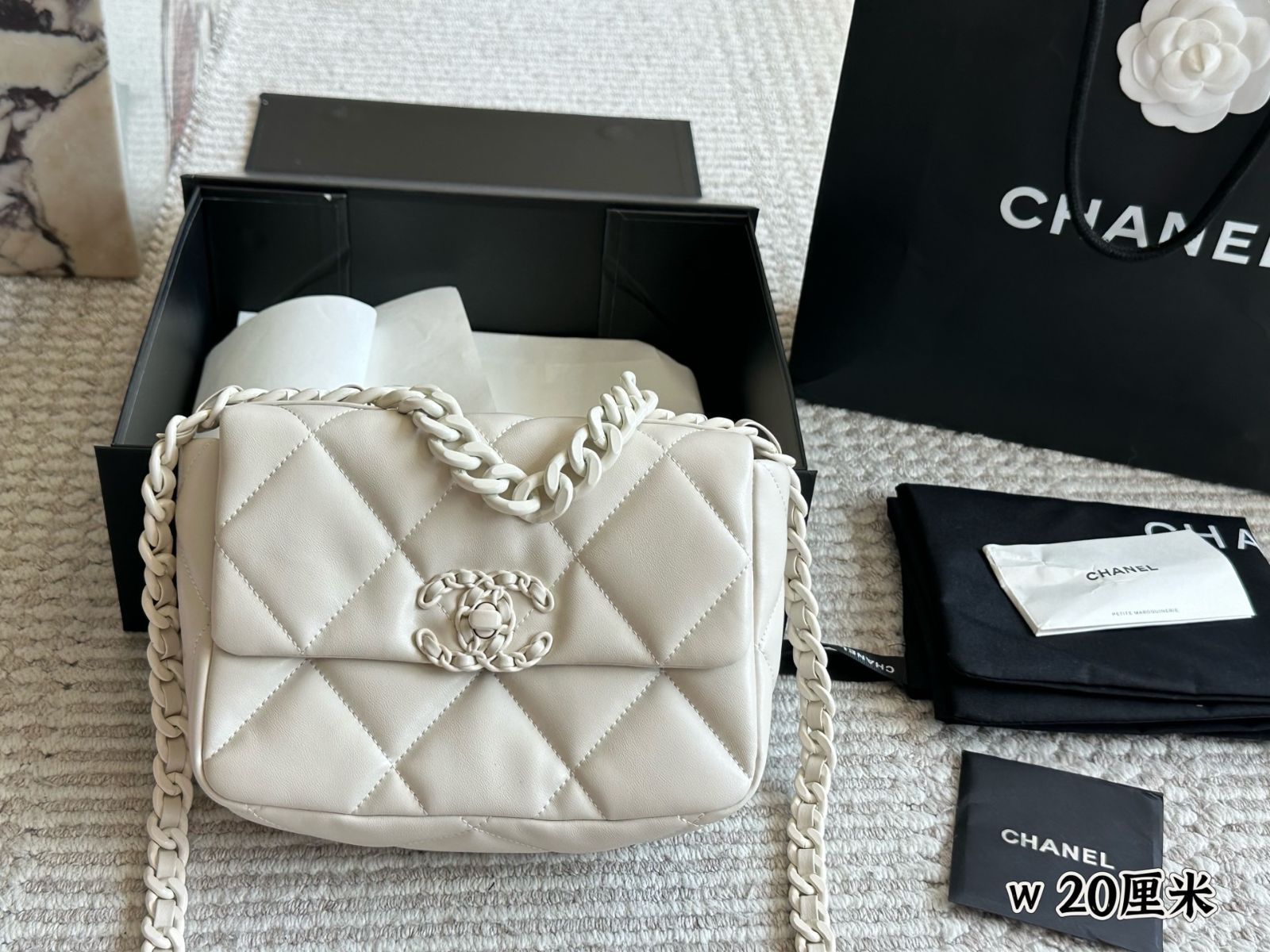 CHANEL 19バッグ スモールサイズ - 20×12cm マルチウェイ仕様 | -WTO輸入1