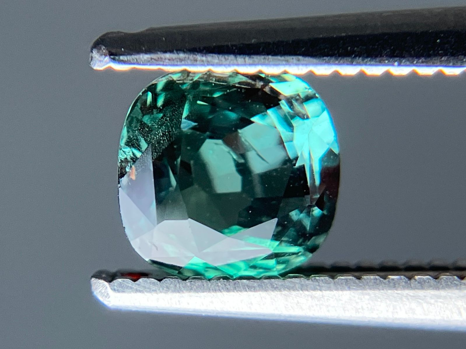 中央宝石研究所ソーティング❤天然アレキサンドライト アレキサンドライト 天然 0.180ct 中央宝石ソーティング付き