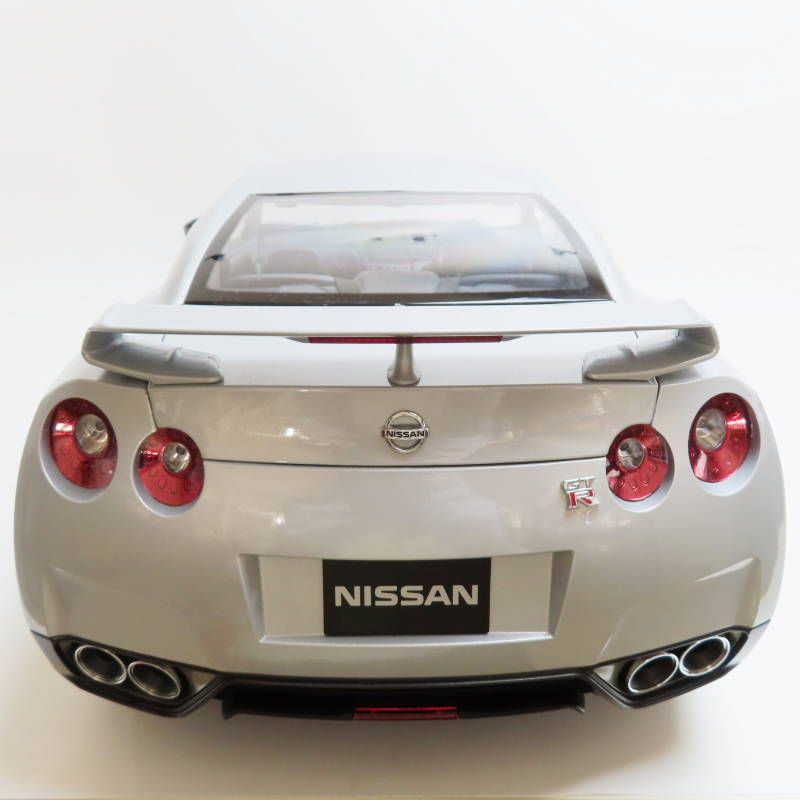 S02-s014 イーグルモス 1/8 週刊 日産 R35 GT-R 完成品 現状 S02-s014 イーグルモス 1/8 週刊 日産 R35 GT-R 完成品 現状