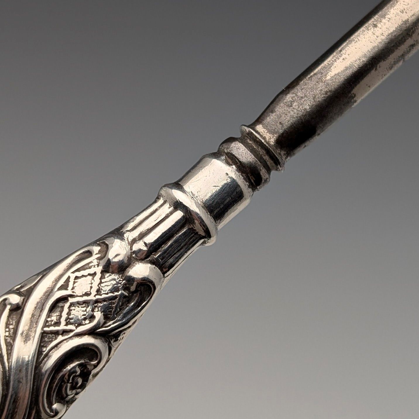 1897年 英国アンティーク 純銀ハンドル 大型ボタンフック Henry Matthews 美術品・アンティーク・コレクション 1897年 英国アンティーク 純銀