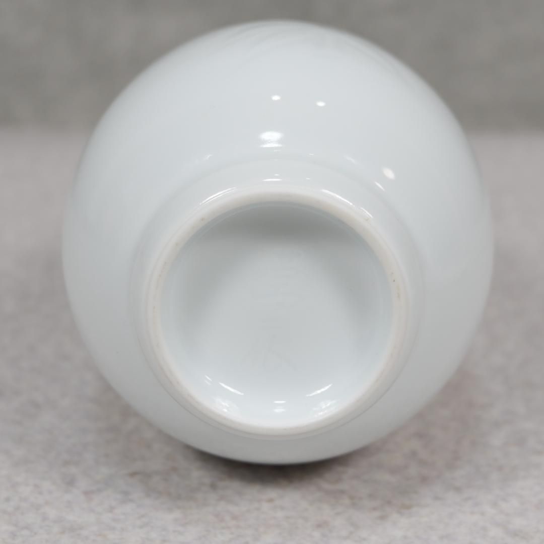 白磁の伝統 人間国宝 日本伝統工芸 井上萬二作 白磁竹彫花瓶 - メルカリ