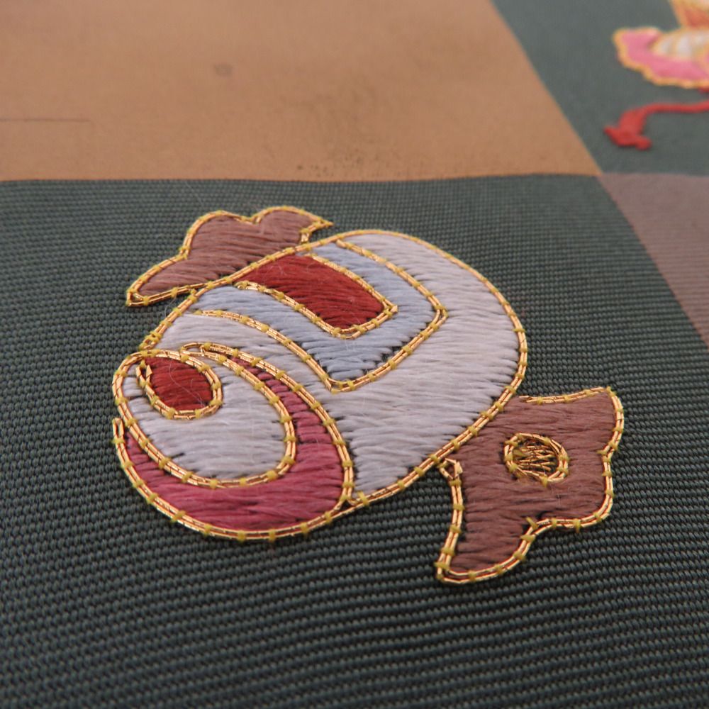 名古屋帯 刺繍 箔 宝尽くし 染め文様 深緑色 お太鼓柄 正絹 仕立て