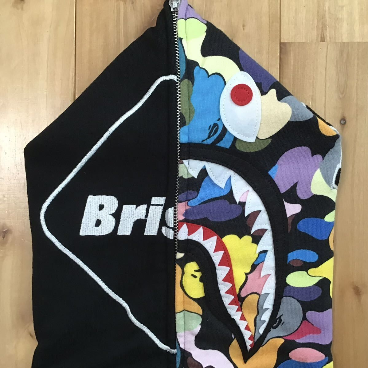 【激レア】APE×FCRBコラボMULTI CAMO シャークパーカー 激レア】APE×FCRBコラボMULTI CAMO シャークパーカー - メルカリ