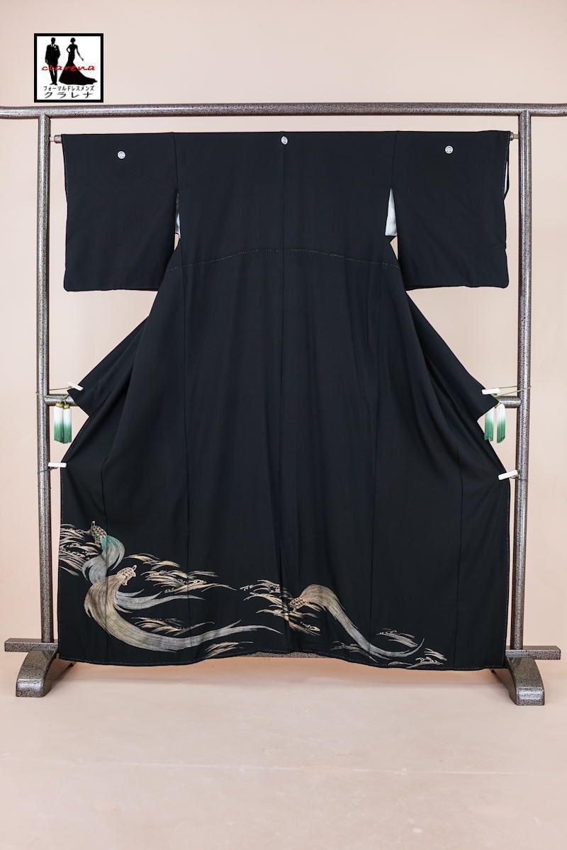 フォーマル衣装》販売 クラレナの 家紋 丸に蔦 蓑亀 波 正絹 黒留袖  