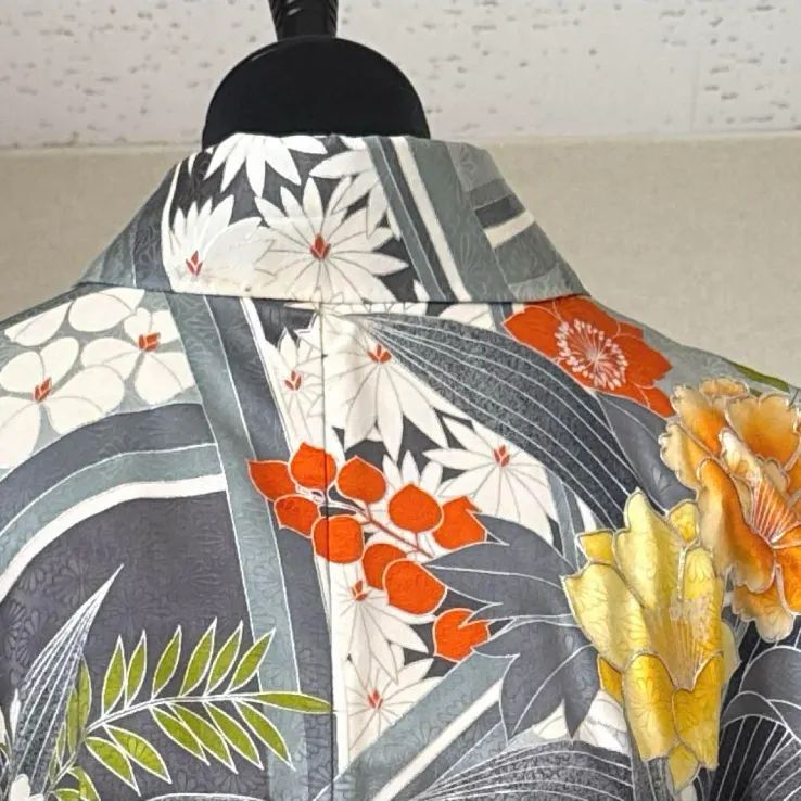 豪華振袖フルセット(7点)・古典柄・銀駒刺繍・薔薇・牡丹・花菱